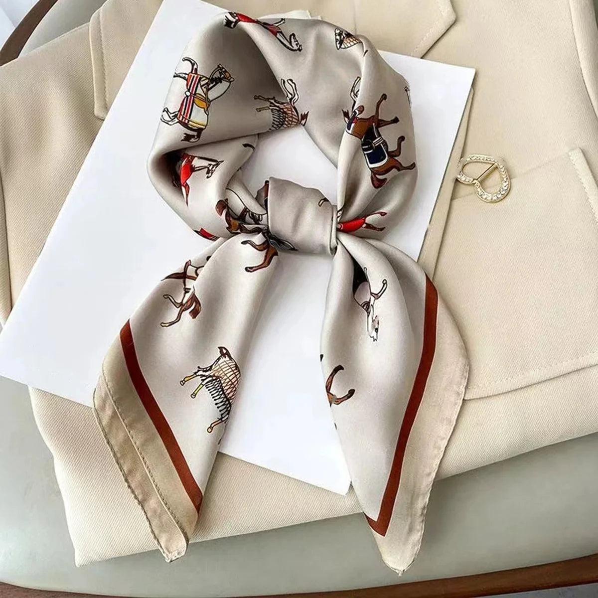 Foulard carré en satin